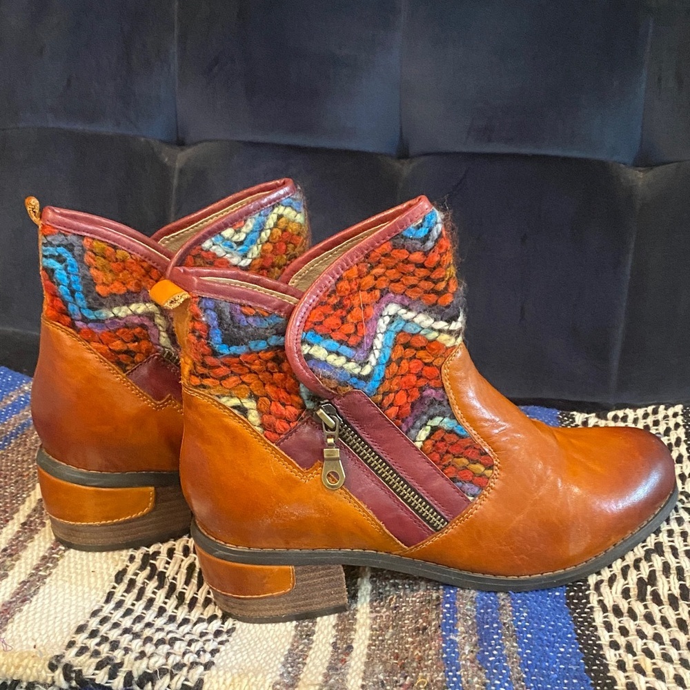 100% Leather Ankle Boots